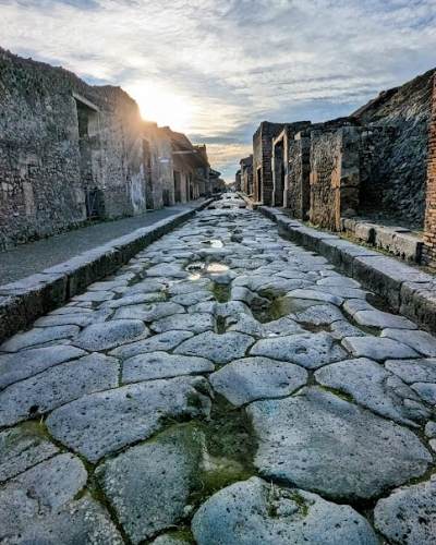 Re-live time in Ancient Pompeii